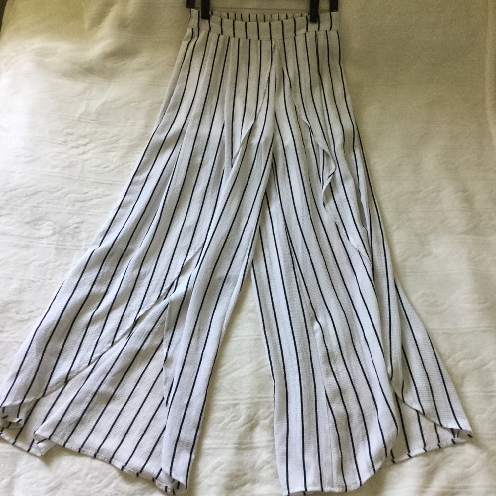 Striped Flowy Slit Pants//Size M
